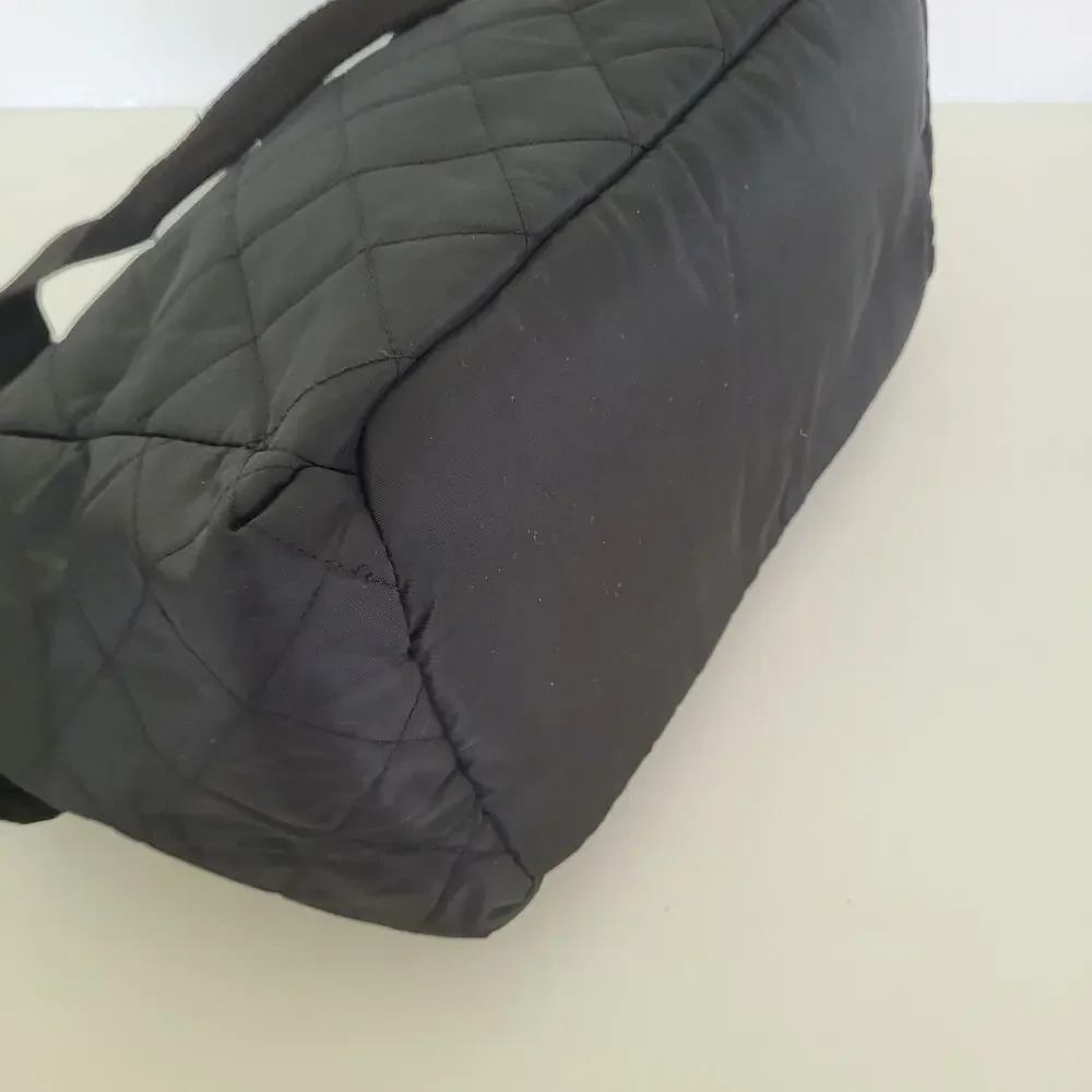 Bernardo Valentino Quilted Tote Shoulder Bag Black Nylon Lightweight Zip Large‎